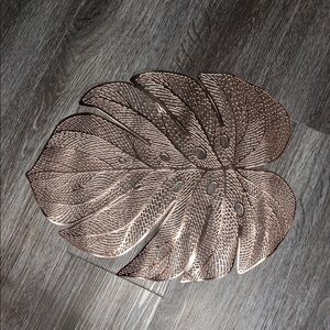 Decorative Leaf-Shaped Place Mats - 6 pieces